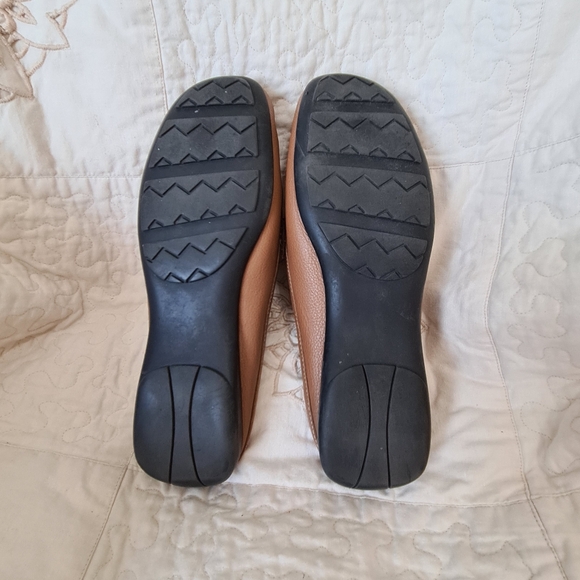 Etienne Aigner Whisper Mules slides Loafers Tan 8.5 - Picture 3 of 7